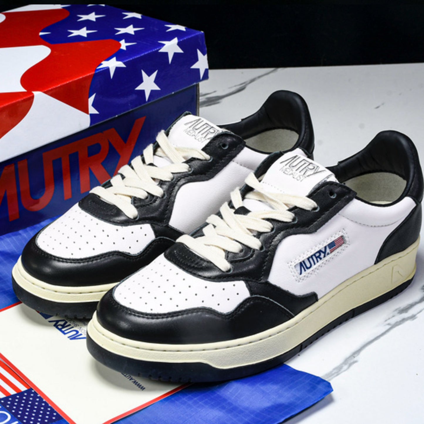 Autry Medalist Black