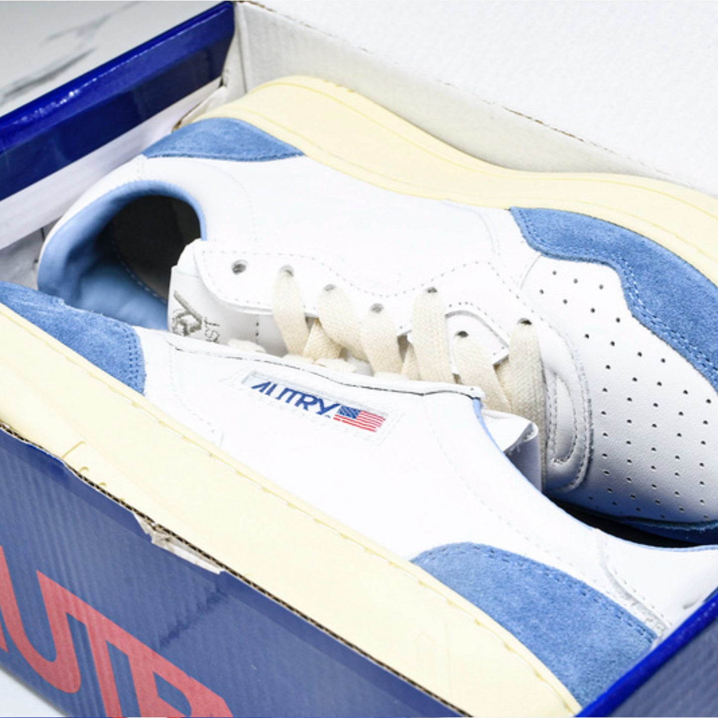 Autry Medalist Low Blue