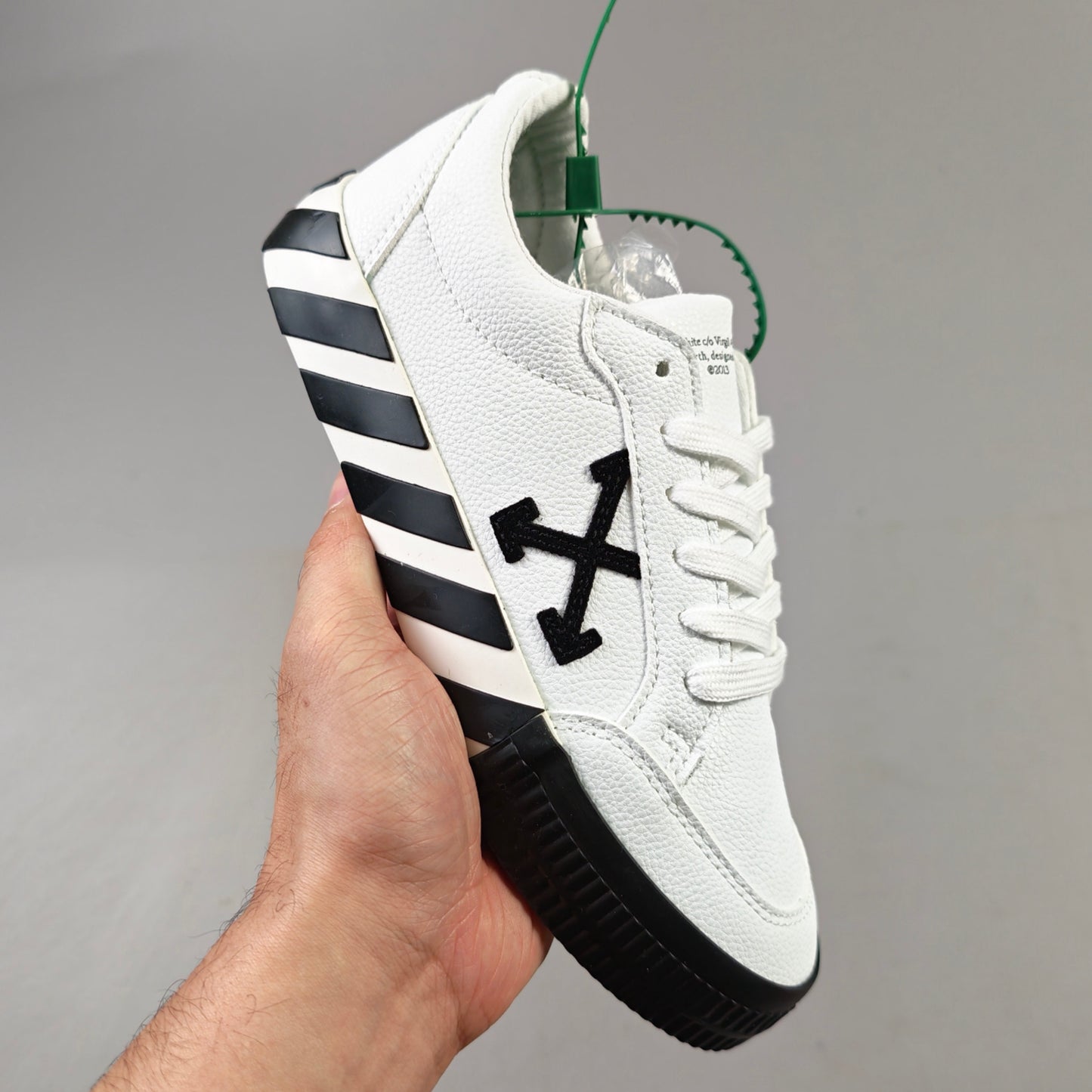 Off White Vulc Low Canvas Black White